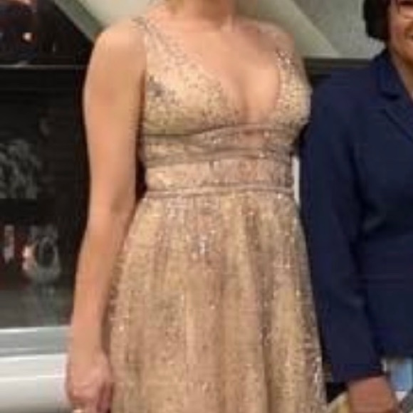 Formal evening dress - Picture 1 of 5